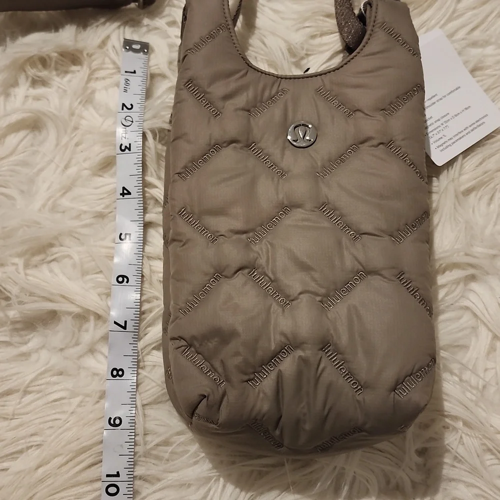 Lululemon Quilty Pleasures Phone Crossbody - Picture 6 of 10